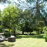 Les Gites Du Domaine De Rhodes