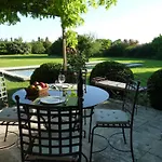Les Gites Du Domaine De Rhodes