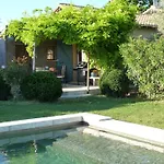 Les Gites Du Domaine De Rhodes