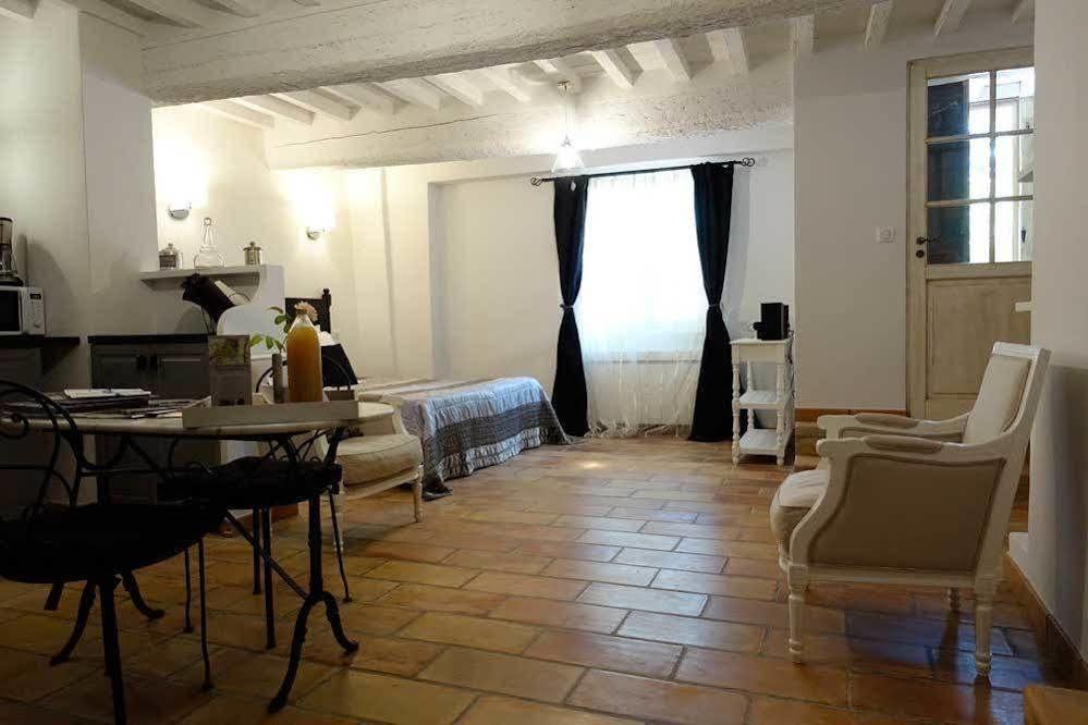 Les Du Domaine De Rhodes Ferienhaus *